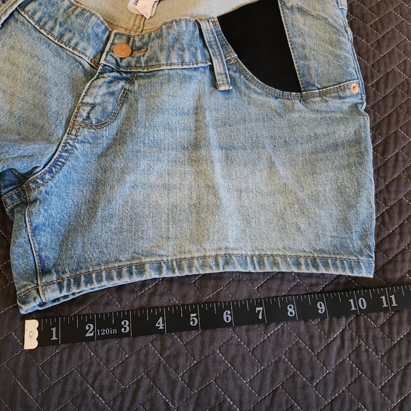 Ingrid & Isabel Maternity Denim Midi Short Expandable Panels Distressed Sz 2/26 - Picture 11 of 12
